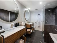 Suite Bathroom - Mantra Terrace Brisbane 