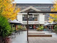 Peppers-Gallery-Hotel-Canberra_Exterior-Grounds_3